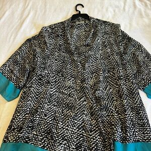 Avenue Black and White Abstract Top